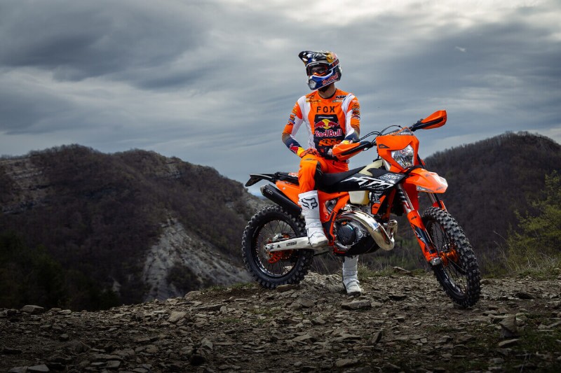 2025 KTM 300 EXC HARDENDURO: The Ultimate in Enduro
